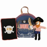 PIRÁTSKY kufrík s bábikou Piráta