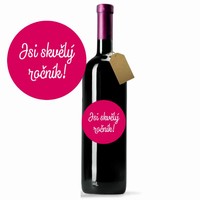 Víno Rulandské modré s českým nápisom "Skvělý ročník"