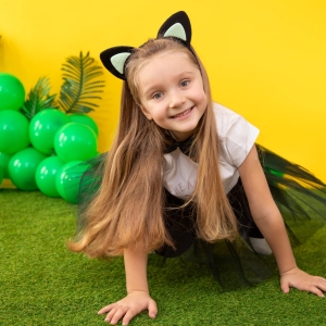 Dopl�ky ke kost�mu Ko�i�ka �ern� s b�l�mi ou�ky