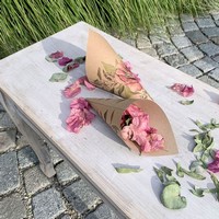 KORNÚT svadobný na kvetinové lupene prírodné s ruží 20cm 8ks