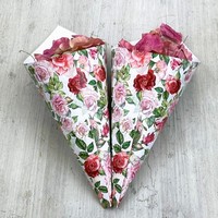 Kornút svadobný na kvetinové lupene Ruže 20 cm, 8 ks