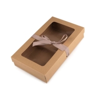 Krabička darčeková s priehľadom a stuhou hnedá prírodná 16,5x27,5x6 cm (1 ks)