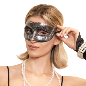 �krabo�ka karnevalov� st��brn�