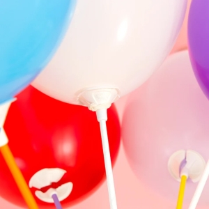 Ty�ka na bal�nek b�l� 35 cm 1 ks