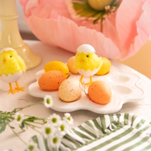 Dekorace Velikono�n� ku�ata ve sko��pk�ch 8 cm 1 ks